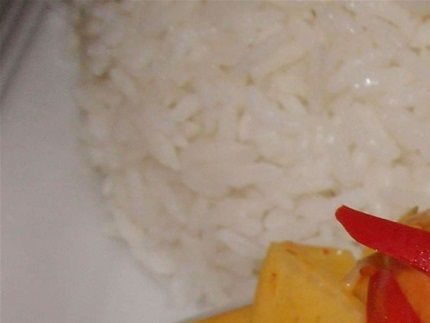 14a  Geng panang moo / gai    14a  Fläskkött, kyckling eller tiger räkor 16/20 ( 7st ) 150:- eller(10st ) 170:-  i panang curry kafirlime leaf basilika bambu grönsaker och ris. Pris:  120:-/150:-/170:-
